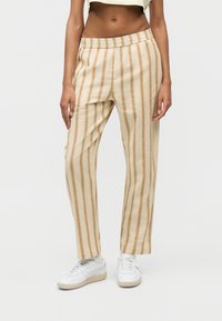 Спортивные штаны