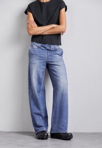 Джинсы бойфренда Джинсы бойфренда