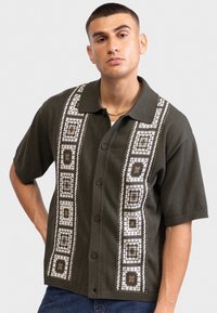 Рубашка с коротким рукавом