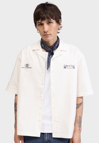 Рубашка с коротким рукавом