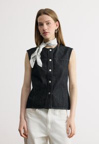 Жилет Жилет