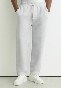 Спортивные штаны