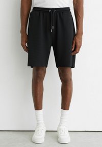 Шорты Шорты