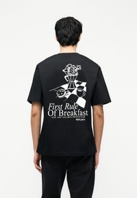 Футболка Футболка