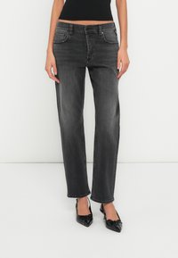 Прямые джинсы Прямые джинсы