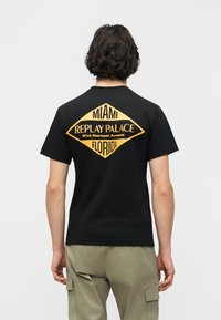 Футболка Футболка