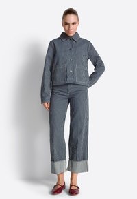 Джинсовая куртка Джинсовая куртка