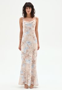 Пляжное платье