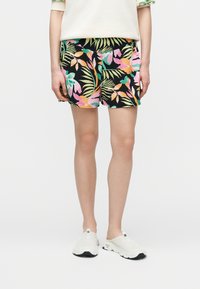 Шорты Шорты