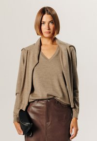 Пуловер Пуловер