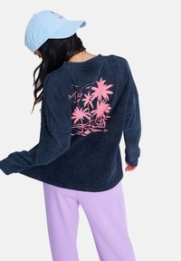 Спортивная толстовка Спортивная толстовка