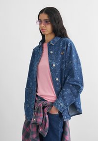 Джинсовая блузка