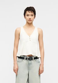 Спортивный топ Спортивный топ