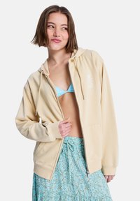 Спортивная толстовка Спортивная толстовка