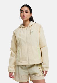 Спортивная куртка