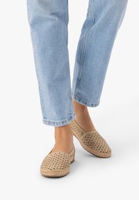 Полуботинки