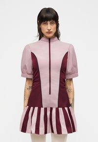 Короткое платье