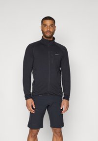 Флисовая куртка