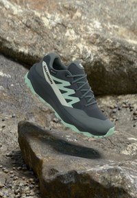 Походные ботинки