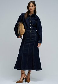 Джинсовое платье