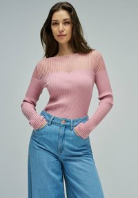 Пуловер Пуловер