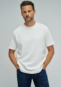 Футболка Футболка