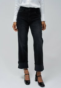 Прямые джинсы Прямые джинсы