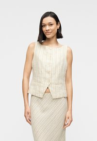 Жилет Жилет