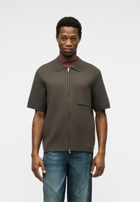 Рубашка с коротким рукавом