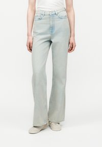 Свободные джинсы Свободные джинсы