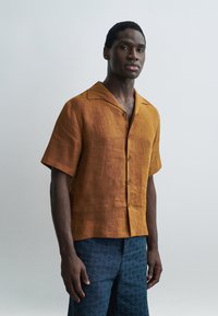 Рубашка с коротким рукавом