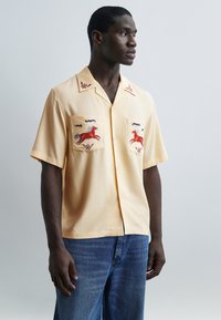 Рубашка с коротким рукавом