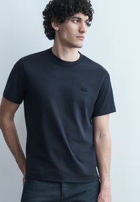 Футболка Футболка