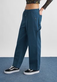 Широкие брюки