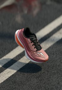 Беговые кроссовки