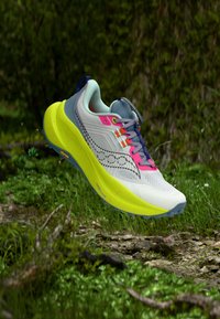 Беговые кроссовки