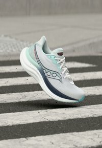 Беговые кроссовки