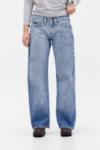 Свободные джинсы