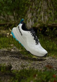 Беговые кроссовки