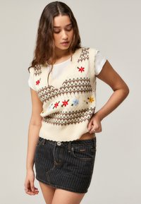 Юбка с накладными карманами Юбка с накладными карманами