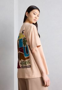 Футболка Футболка