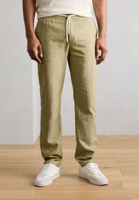 Льняные брюки