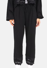 Широкие брюки