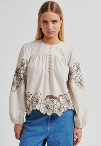 Блузка Блузка