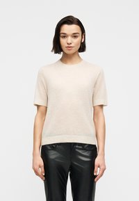 Пуловер с коротким рукавом