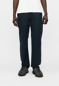 Льняные брюки