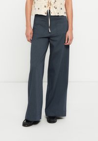 Широкие брюки