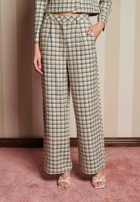 Широкие брюки