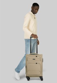 Набор чемоданов Набор чемоданов