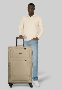 Набор чемоданов Набор чемоданов